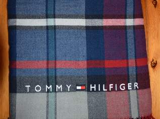 edle Tommy Hilfiger Decke, 70 €, Kleidung & Schmuck-Accessoires, Uhren, Schmuck in 8044 Graz