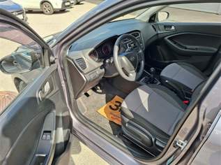 i20 1,25 Level 1, 7980 €, Auto & Fahrrad-Autos in 5081 Anif