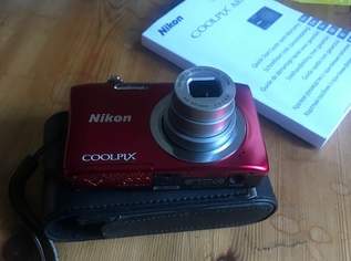 Nikon Coolpix A100 Premien-Kit in rot metallic Nikon Coolpix A100 Premien-Kit in rot metallic