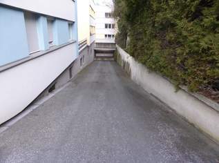 Kleiner Tiefgaragenabstellplatz in der Frau Hitt-Straße 5-5c zu vermieten