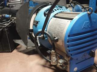 Arrisun M-series 2,5/4kW HMI Lampenkopf + Vorschaltgerät Arri/PowerGems 2,5/4 kW + Objektiv-Kit, 1800 €, Marktplatz-Kameras & TV & Multimedia in 8192 Strallegg Arrisun M-series 2,5/4kW HMI Lampenkopf + Vorschaltgerät Arri/PowerGems 2,5/4 kW + Objektiv-Kit, 1800 €, Marktplatz-Kameras & TV & Multimedia in 8192 Strallegg