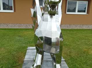 Stainless steel sculpulture in live size 