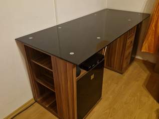 Schreibtisch