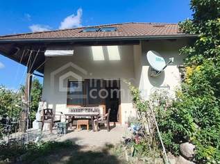Gepflegtes Einfamilienhaus mit großem Garten, eigenem Brunnen, Gartenteich & Garage mit E-Auto-Lademöglichkeit, 375000 €, Immobilien-Häuser in 2261 Gemeinde Angern an der March Gepflegtes Einfamilienhaus mit großem Garten, eigenem Brunnen, Gartenteich & Garage mit E-Auto-Lademöglichkeit, 375000 €, Immobilien-Häuser in 2261 Gemeinde Angern an der March