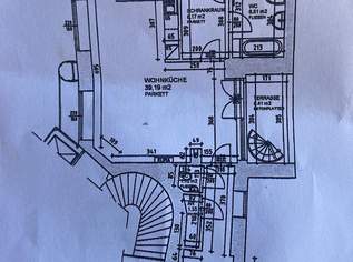 WG-Zimmer in schöner Dachgeschosswohnung mit riesiger Dachterrasse zu vermieten WG-Zimmer in schöner Dachgeschosswohnung mit riesiger Dachterrasse zu vermieten