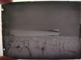 Absolute Rarität! 2 Photonegative Glasplatten mit Luftschiff 1913 oder 1931 Landung Aspern 6x9cm, 199 €, Marktplatz-Antiquitäten, Sammlerobjekte & Kunst in 1220 Donaustadt Absolute Rarität! 2 Photonegative Glasplatten mit Luftschiff 1913 oder 1931 Landung Aspern 6x9cm, 199 €, Marktplatz-Antiquitäten, Sammlerobjekte & Kunst in 1220 Donaustadt