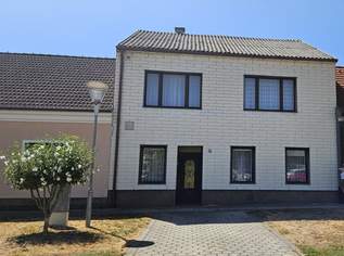Haus mit Blick auf die Burg!, 149000 €, Immobilien-Häuser in 2136 Gemeinde Laa an der Thaya Haus mit Blick auf die Burg!, 149000 €, Immobilien-Häuser in 2136 Gemeinde Laa an der Thaya