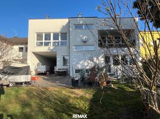 Attraktives Zinshaus mit Entwicklungspotenzial – Wohnen & Gewerbe in frequentierter Lage, 1995000 €, Immobilien-Häuser in 1220 Donaustadt