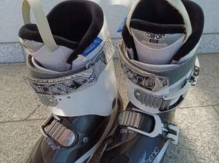 Skischuhe Atomic weiß Größe 39, 39 €, Marktplatz-Sportgeräte & Zubehör in 4175 Herzogsdorf