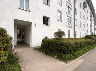 Viel Platz zum Wohnen: 3,5 Räume mit einer Ess-Veranda, Lift und Parkplatz in Linz/Ebelsberg! Ab SOFORT verfügbar!, 958.2 €, Immobilien-Wohnungen in Oberösterreich