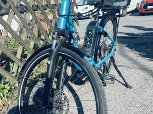 E-Bike VICTORIA Trekking 6.5 Deep – Neuwertig | 497 km | Farbe: Turquoise Green Matt/Blue E-Bike VICTORIA Trekking 6.5 Deep – Neuwertig | 497 km | Farbe: Turquoise Green Matt/Blue