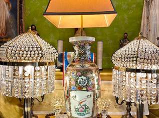 Wunderschöne HANDGEMALTE VASE mit Lampe, 1490 €, Marktplatz-Antiquitäten, Sammlerobjekte & Kunst in 1180 Währing