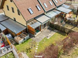 Charmantes Reihenhaus mit Wintergarten, Kachelofen und Garten in ruhiger Lage - Höf bei Eggersdorf, 311000 €, Immobilien-Häuser in 8063 Höf-Lembach
