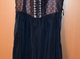 Klassisches Dirndl in edlem Lila Marke Alpine deluxe Größe 40