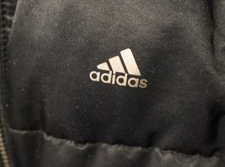 Schwarze Adidas Jacke Gr. 38, Daunenjacke, Winterjacke, sehr warm, schwarz, Schijacke, Thermo, Ski Jacke Schwarze Adidas Jacke Gr. 38, Daunenjacke, Winterjacke, sehr warm, schwarz, Schijacke, Thermo, Ski Jacke