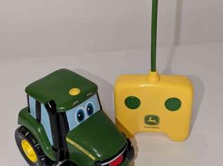 Tomy John Deere Traktor Johnny ferngesteuert Tomy John Deere Traktor Johnny ferngesteuert