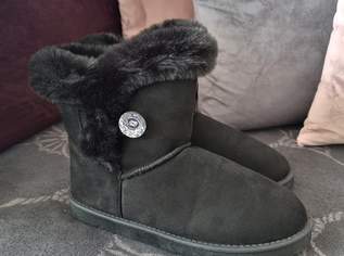 NEU! Winterstiefel schwarz - Gr. 39/40 - ungetragen!, 25 €, Kleidung & Schmuck-Damenkleidung in 2320 Schwechat