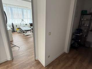 Plätze / Raum im Beauty-Studio zu vermieten (auch als Büro geeignet)  In einem modernen Bürogebäude Ikano, Wiener Neudorf 2351