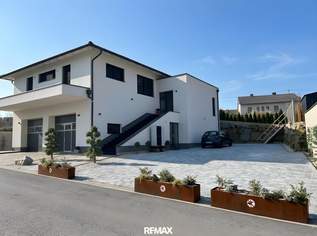 Mehr Platz fürs Leben: Familienhaus mit 4-m-Garage, Hebebühne, Pool & Homeoffice, 869000 €, Immobilien-Häuser in 4322 Windhaag bei Perg Mehr Platz fürs Leben: Familienhaus mit 4-m-Garage, Hebebühne, Pool & Homeoffice, 869000 €, Immobilien-Häuser in 4322 Windhaag bei Perg