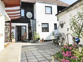Einfamilienhaus mit Nebengebäude in zentrumsnaher Lage, 255000 €, Immobilien-Häuser in 4780 