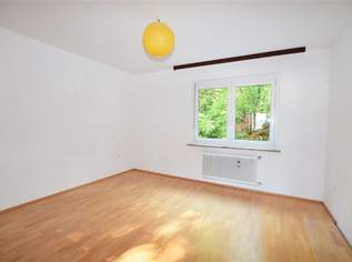 Geräumig, ruhig und direkt am Wanderweg des Ries-Waldes mit Sonnenbalkon beim LKH, 218000 €, Immobilien-Wohnungen in 8010 