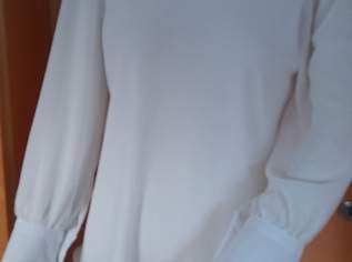 1 mal getragene Bluse in Größe M von Rlinea, 15 €, Kleidung & Schmuck-Damenkleidung in 6600 Gemeinde Lechaschau
