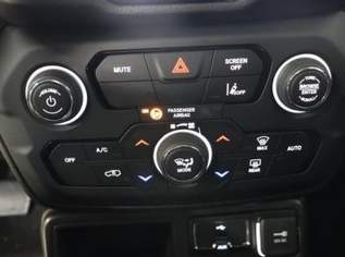 Renegade Longitude 1.5 T4 DCT7 e-Hybrid 96kW,..., 25876 €, Auto & Fahrrad-Autos in 6844 Gemeinde Altach