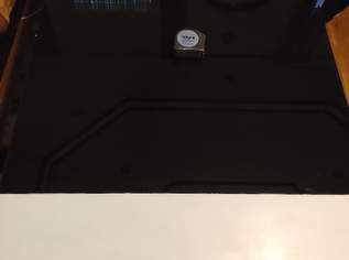 auf einen COUCHTISCH gehört....