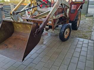 Steyr 650 Plus mit frontlader Schaufel und Gabel 