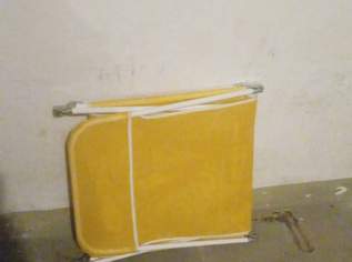 2 Klappbare Liegen 20 pro Stück 2 Klappbare Liegen 20 pro Stück