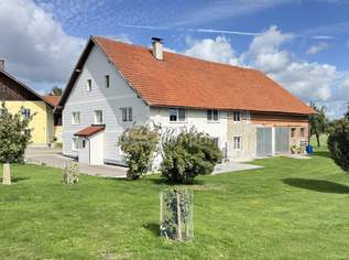 Großzügiges Landhaus mit zwei großen Wohnungen, Tenne & rund 2.000 m² Grund, Seewalchen am Attersee., 0 €, Immobilien-Häuser in 4863 Seewalchen am Attersee Großzügiges Landhaus mit zwei großen Wohnungen, Tenne & rund 2.000 m² Grund, Seewalchen am Attersee., 0 €, Immobilien-Häuser in 4863 Seewalchen am Attersee