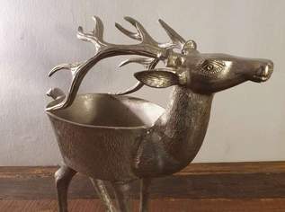hirsch Schale Stehend, 240 €, Haus, Bau, Garten-Geschirr & Deko in 7152 Pamhagen