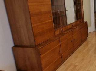 Wohnzimmer Schrank mit Spiegel und Glas, 300 €, Haus, Bau, Garten-Möbel & Sanitär in 1220 Donaustadt