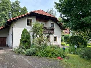 Leonding am Erlbach: Grosses Haus mit 2 Wohneinheiten in Toplage !!!! SACKGASSE, 0 €, Immobilien-Häuser in 4060 Leonding