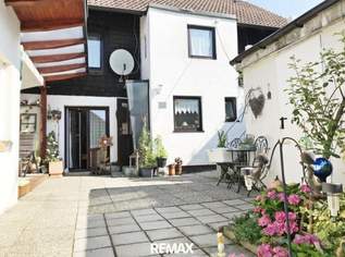 Einfamilienhaus mit Nebengebäude in zentrumsnaher Lage, 255000 €, Immobilien-Häuser in 4780 