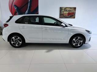i30 GO 1.0 T-GDI 73kW (100PS) 2-Zonen-Klima..., 23732 €, Auto & Fahrrad-Autos in 6844 Gemeinde Altach