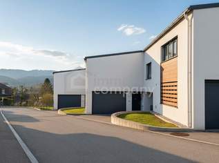 Luxuriös Residieren mit Blick über den glitzernden Attersee, in Seewalchen mit Garten und Sonnenterrasse., 1088000 €, Immobilien-Häuser in 4863 Seewalchen am Attersee