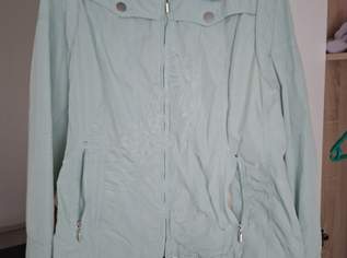 Jacken und T-shirt   5EuroStk