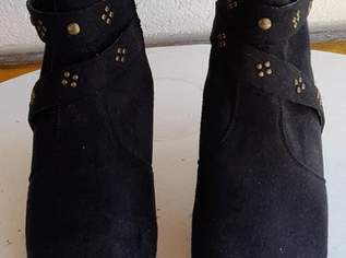 Wenig getragene Lederstiefeletten in Größe 40, 3 €, Kleidung & Schmuck-Damenkleidung in 6600 Marktgemeinde Reutte