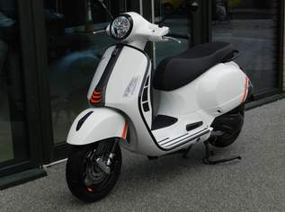 Vespa GTS 300 Super Sport, Baujahr 2024, 4200 €, Auto & Fahrrad-Motorräder in 1050 Margareten