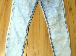 Damen Jeanshose blau gebleicht Größe 38 Tally Wejil, 7 €, Kleidung & Schmuck-Damenkleidung in 3370 Gemeinde Ybbs an der Donau