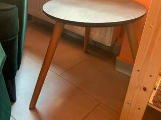 Kleiner Abstelltisch Kleiner Abstelltisch