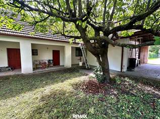 Wohnen & Entspannen im Weinviertel – Charmantes Landhaus mit großem Garten, eigenem Weinkeller und Atelier!, 298000 €, Immobilien-Häuser in 2143 Großkrut