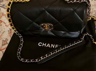 Schultertasche, 300 €, Kleidung & Schmuck-Taschen & Koffer in 1010 Innere Stadt Schultertasche, 300 €, Kleidung & Schmuck-Taschen & Koffer in 1010 Innere Stadt