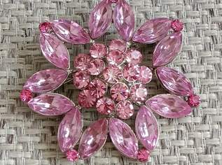 Edle Glitzer Brosche, ca 6cm Durchmesser, FIXPREIS 12€ / NUR SELBSTABHOLUNG,23 Bez. KEIN Versand!, 12 €, Kleidung & Schmuck-Accessoires, Uhren, Schmuck in 1230 Liesing