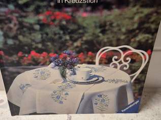 Blütenträume in Kreuzstich, 6 €, Marktplatz-Bücher & Bildbände in 1230 Liesing