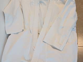 Karate Kleidung , 80 €, Kleidung & Schmuck-Damenkleidung in 5201 Seekirchen am Wallersee Karate Kleidung , 80 €, Kleidung & Schmuck-Damenkleidung in 5201 Seekirchen am Wallersee