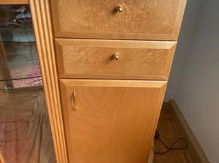 (Vitrinen)schrank / Kommode / Anrichte aus Birke mit Beleuchtung - top Zustand!