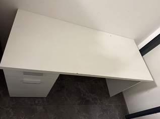 Schreibtisch, 20 €, Haus, Bau, Garten-Möbel & Sanitär in 1210 Floridsdorf Schreibtisch, 20 €, Haus, Bau, Garten-Möbel & Sanitär in 1210 Floridsdorf