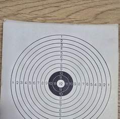 "Antike Deko-Dosen & historische Zielscheiben"